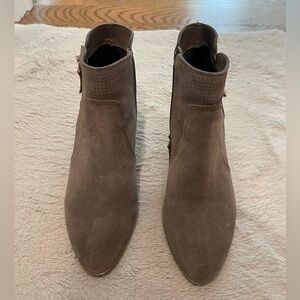 Violet & Red Carley Booties Size 8